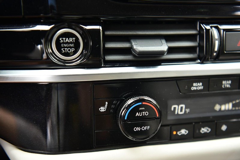 Nissan Pathfinder Vehicle Image 15