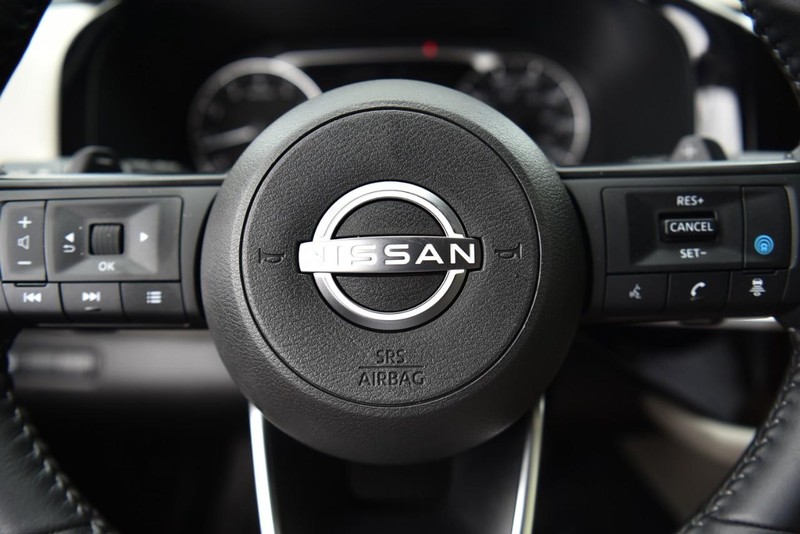 Nissan Pathfinder Vehicle Image 19