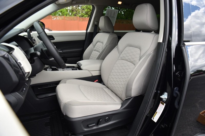 Nissan Pathfinder Vehicle Image 20