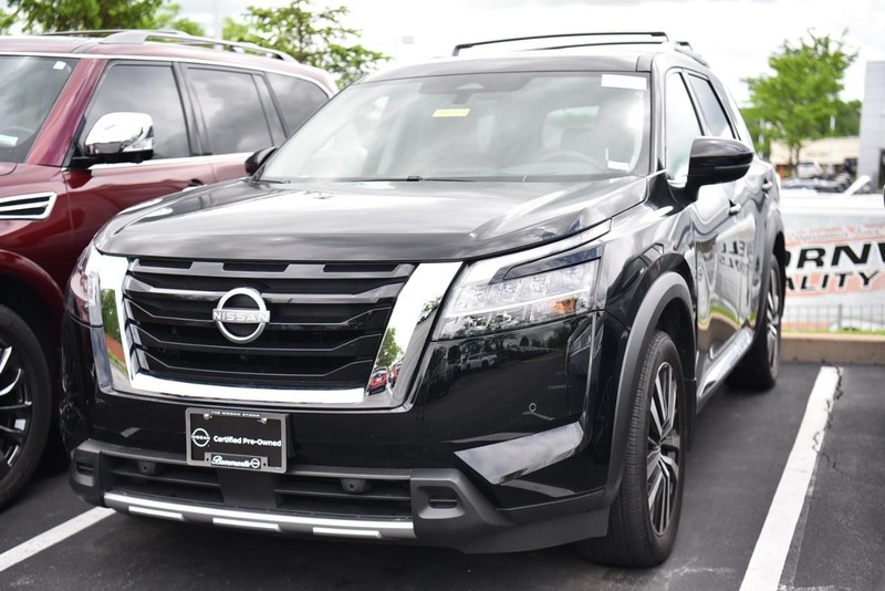 Nissan Pathfinder Vehicle Image 04