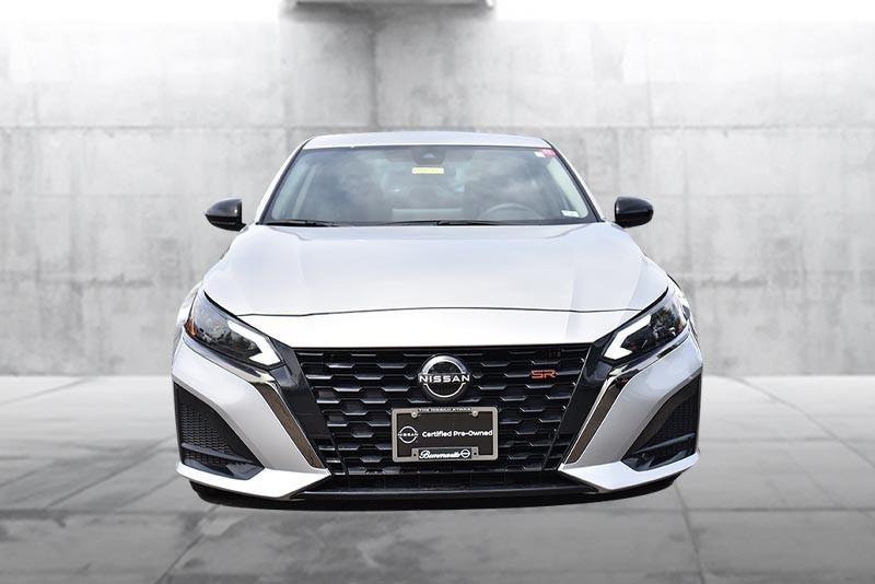Nissan Altima Vehicle Image 04
