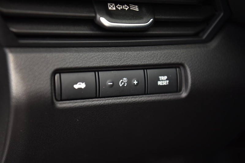 Nissan Altima Vehicle Image 11