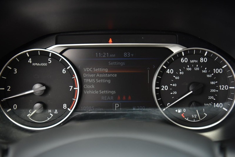 Nissan Altima Vehicle Image 12