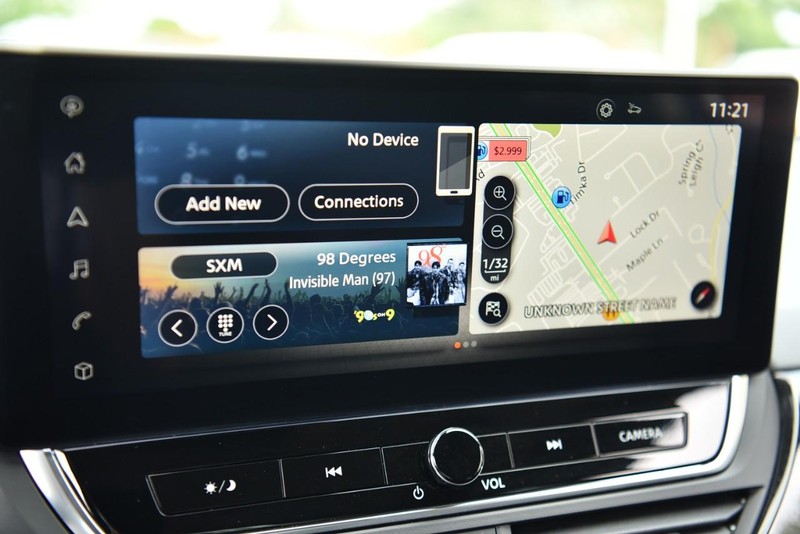 Nissan Altima Vehicle Image 14