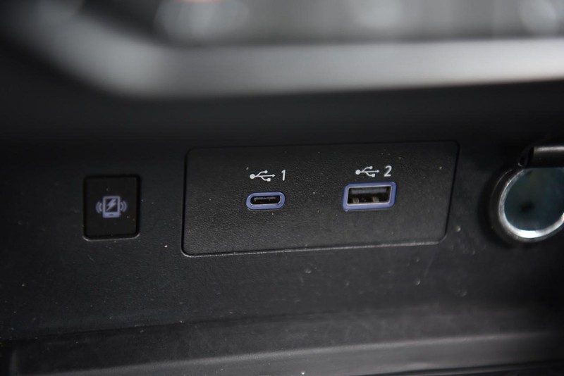 Nissan Altima Vehicle Image 16
