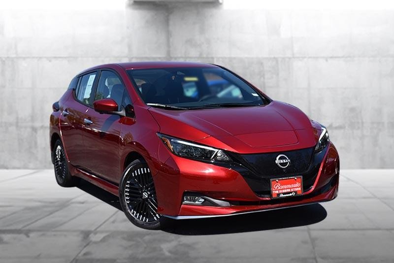 Nissan LEAF Vehicle Image 02