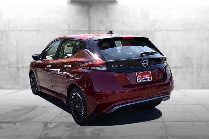 Nissan LEAF Vehicle Image 07