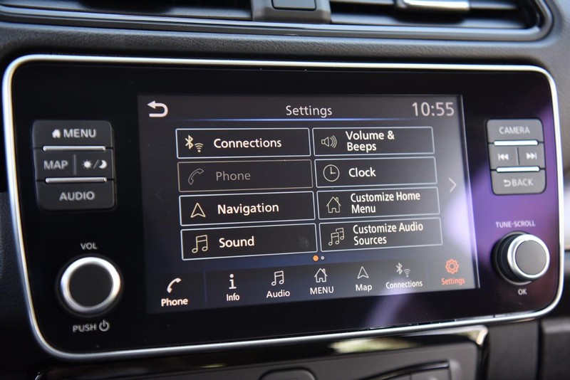 Nissan LEAF Vehicle Image 14