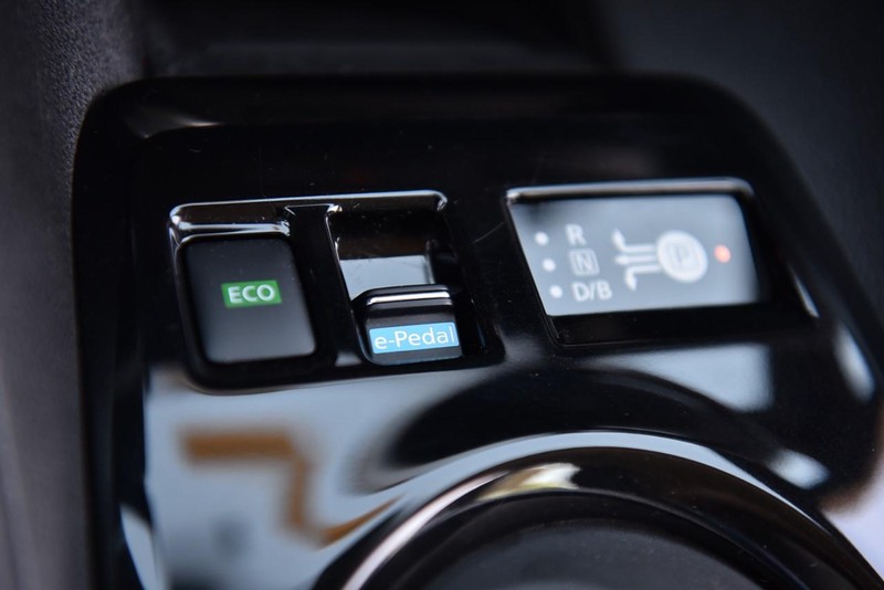 Nissan LEAF Vehicle Image 17