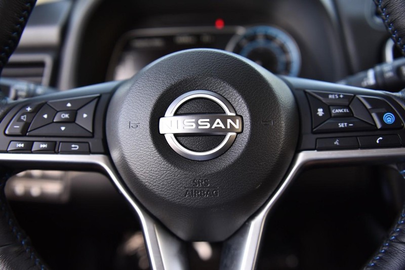 Nissan LEAF Vehicle Image 18