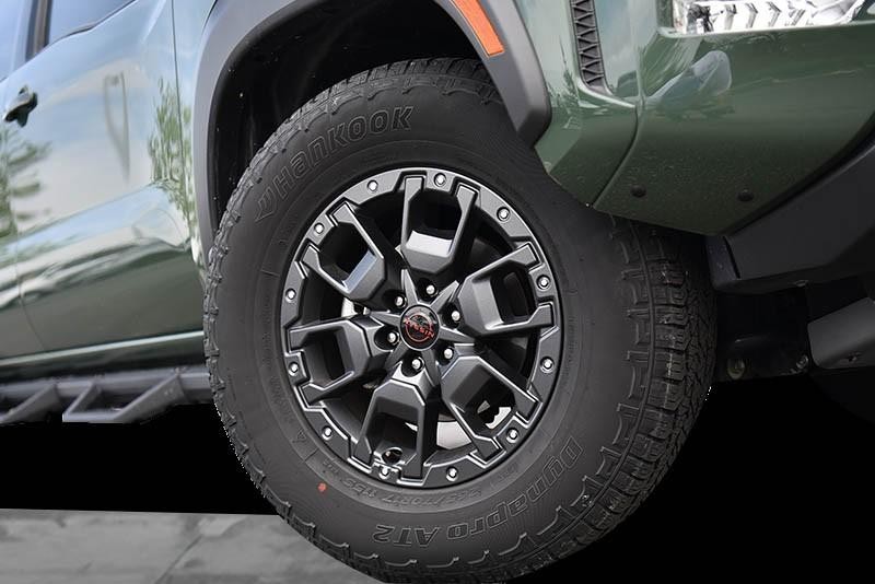 Nissan Frontier Vehicle Image 03
