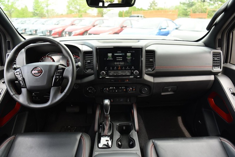 Nissan Frontier Vehicle Image 09
