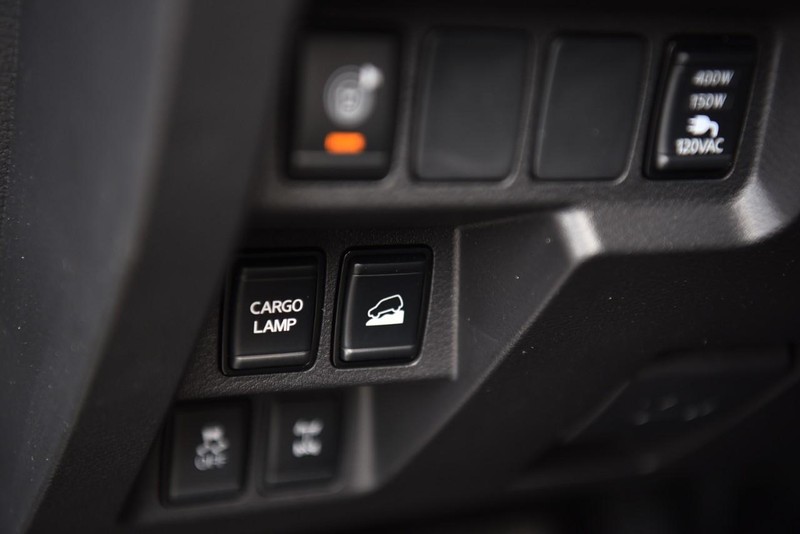 Nissan Frontier Vehicle Image 13