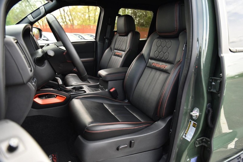 Nissan Frontier Vehicle Image 24