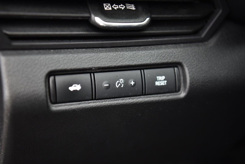 Nissan Altima Vehicle Image 11