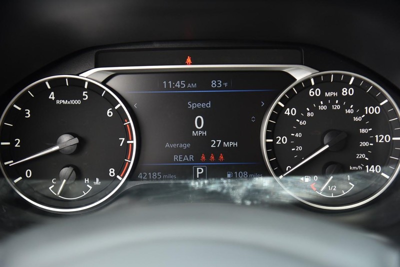 Nissan Altima Vehicle Image 12