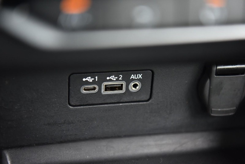 Nissan Altima Vehicle Image 15