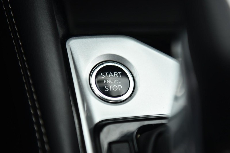 Nissan Altima Vehicle Image 16