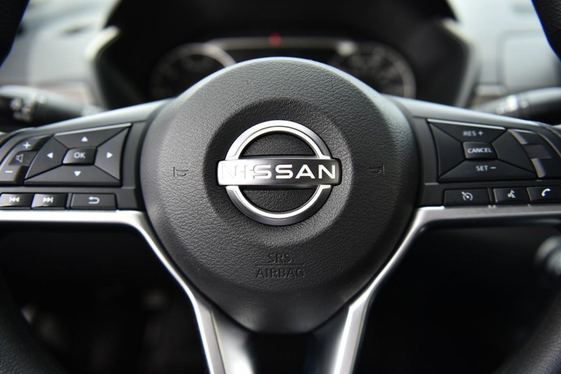 Nissan Altima Vehicle Image 18