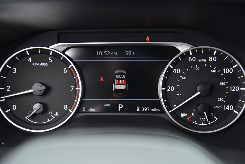 Nissan Rogue Vehicle Image 12