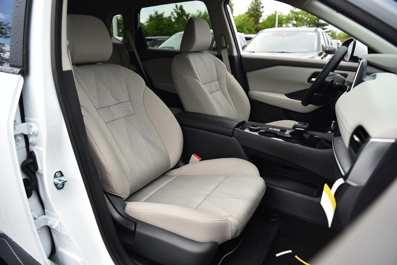 Nissan Rogue Vehicle Image 20