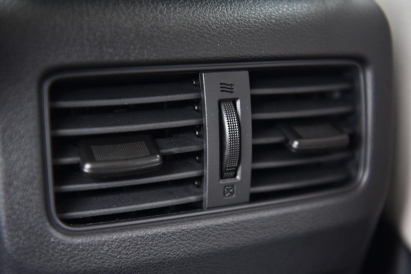 Nissan Rogue Vehicle Image 22