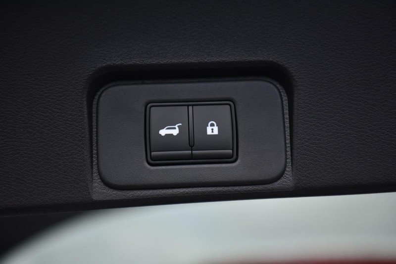 Nissan Rogue Vehicle Image 25