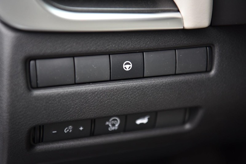 Nissan Rogue Vehicle Image 11