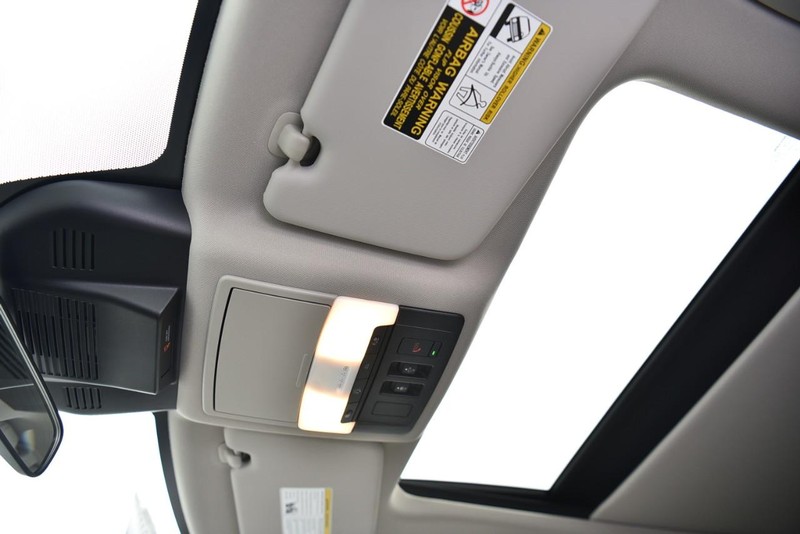 Nissan Rogue Vehicle Image 21