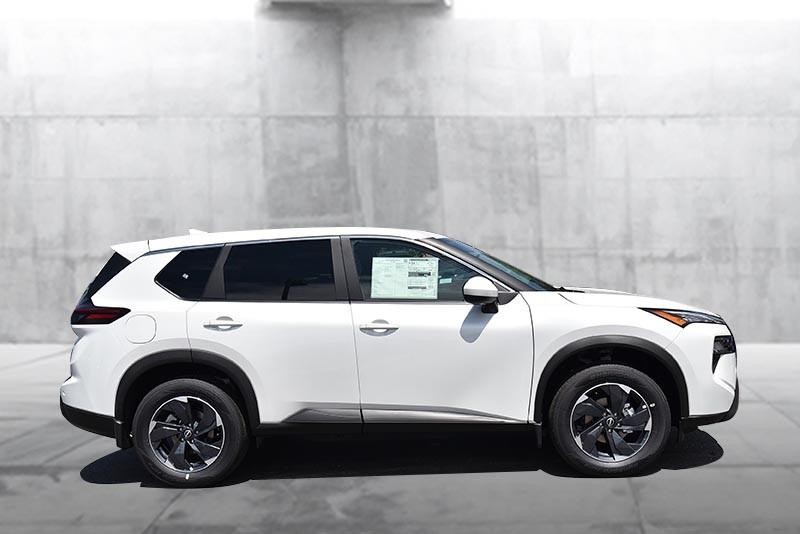 Nissan Rogue Vehicle Image 05