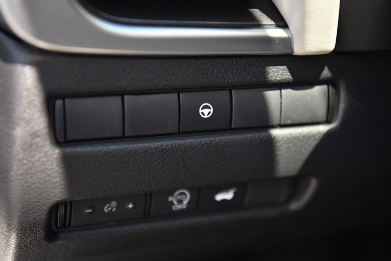 Nissan Rogue Vehicle Image 11