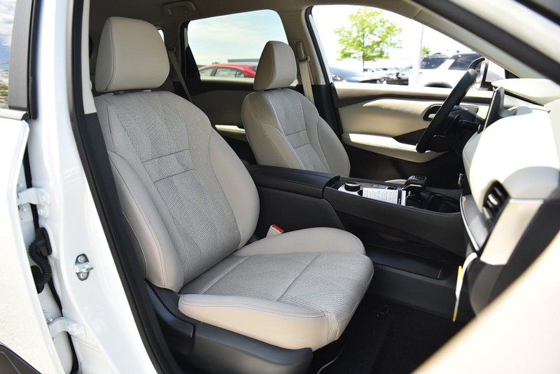 Nissan Rogue Vehicle Image 20