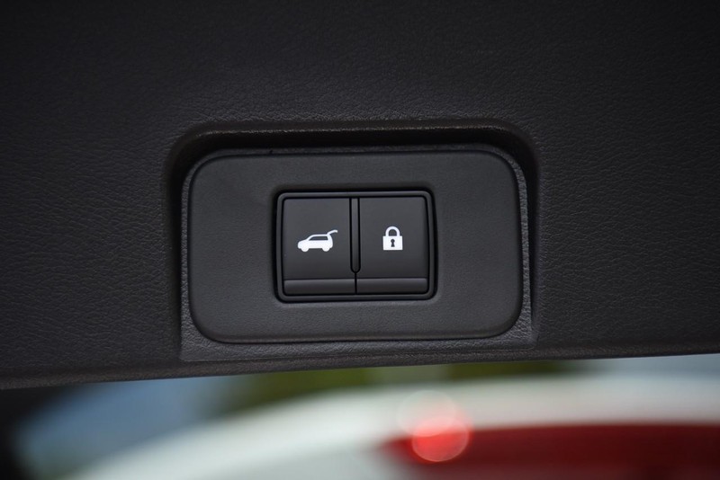 Nissan Rogue Vehicle Image 25