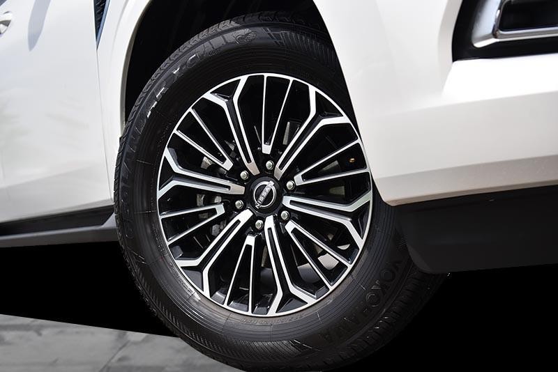 Nissan Armada Vehicle Image 03