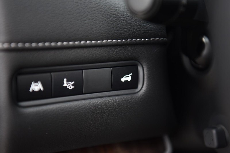 Nissan Armada Vehicle Image 13