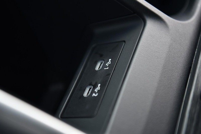 Nissan Armada Vehicle Image 23