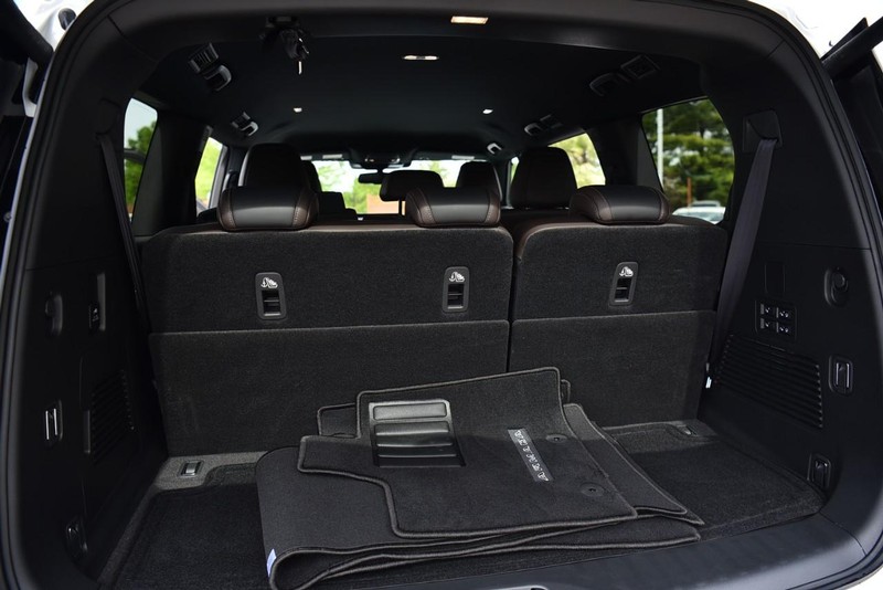 Nissan Armada Vehicle Image 31