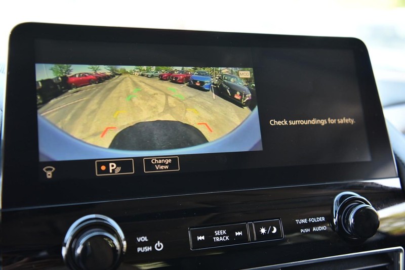 Nissan Armada Vehicle Image 18