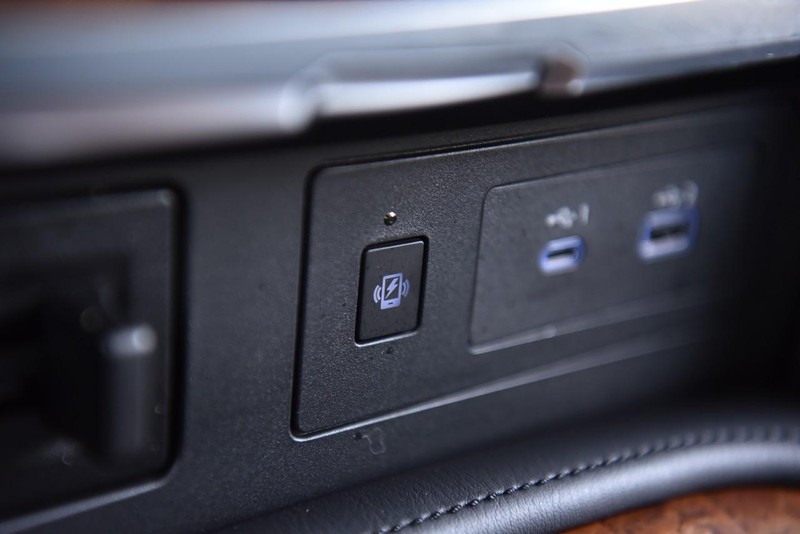 Nissan Armada Vehicle Image 21