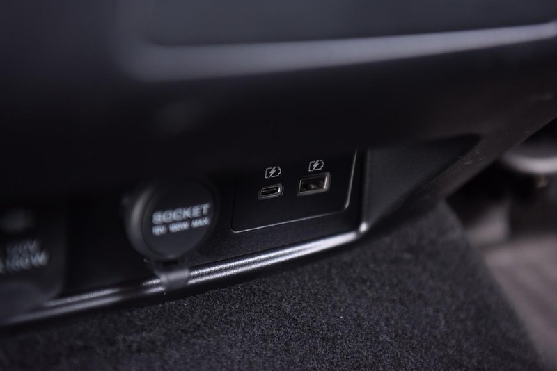 Nissan Armada Vehicle Image 31