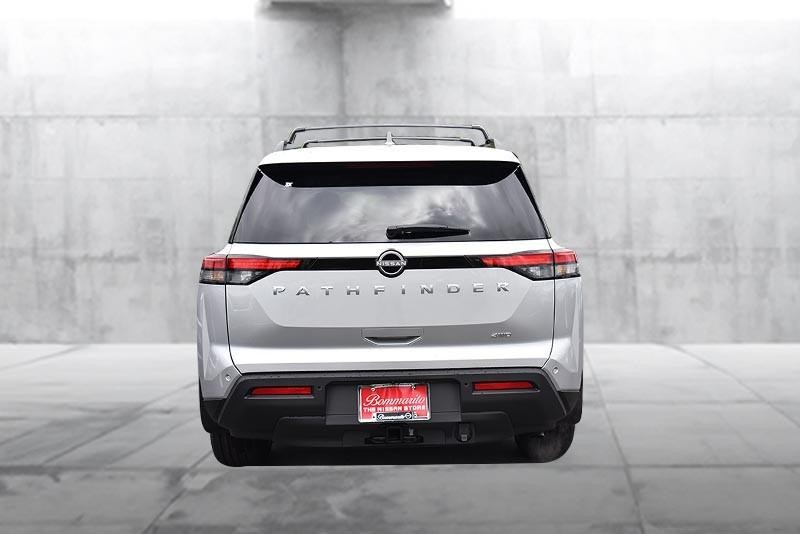 Nissan Pathfinder Vehicle Image 06