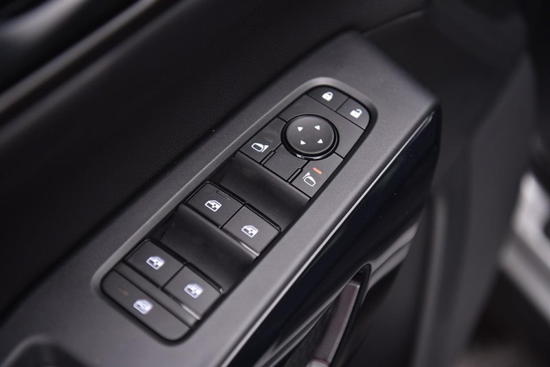 Nissan Pathfinder Vehicle Image 09