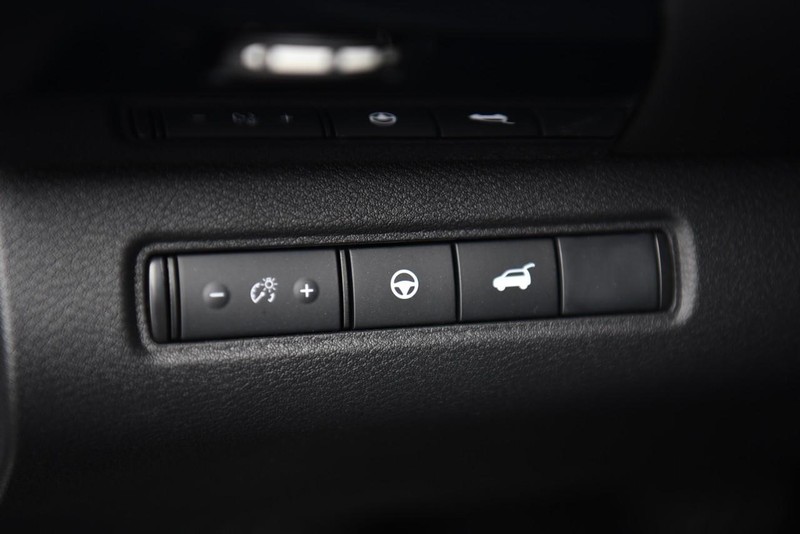 Nissan Pathfinder Vehicle Image 11