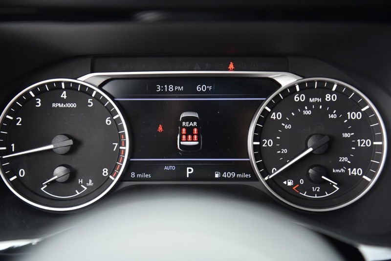 Nissan Pathfinder Vehicle Image 12