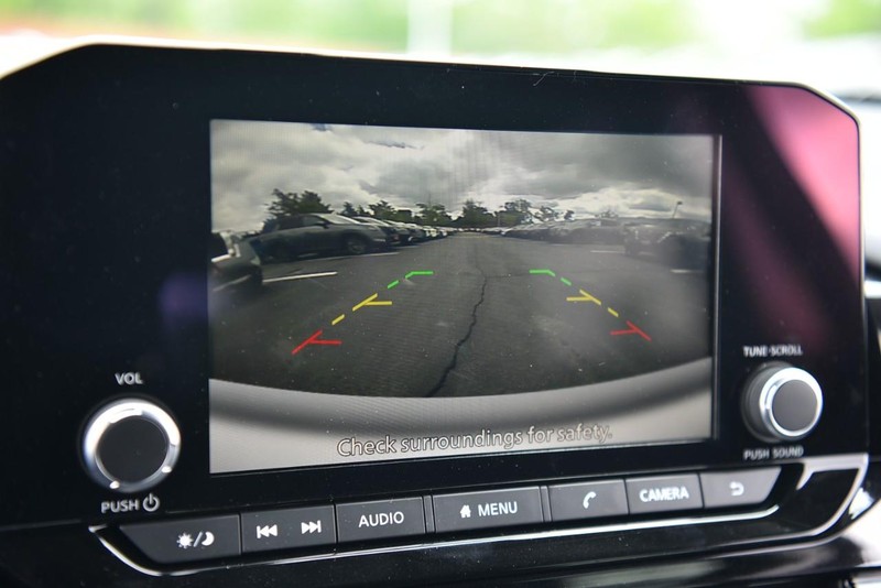 Nissan Pathfinder Vehicle Image 13