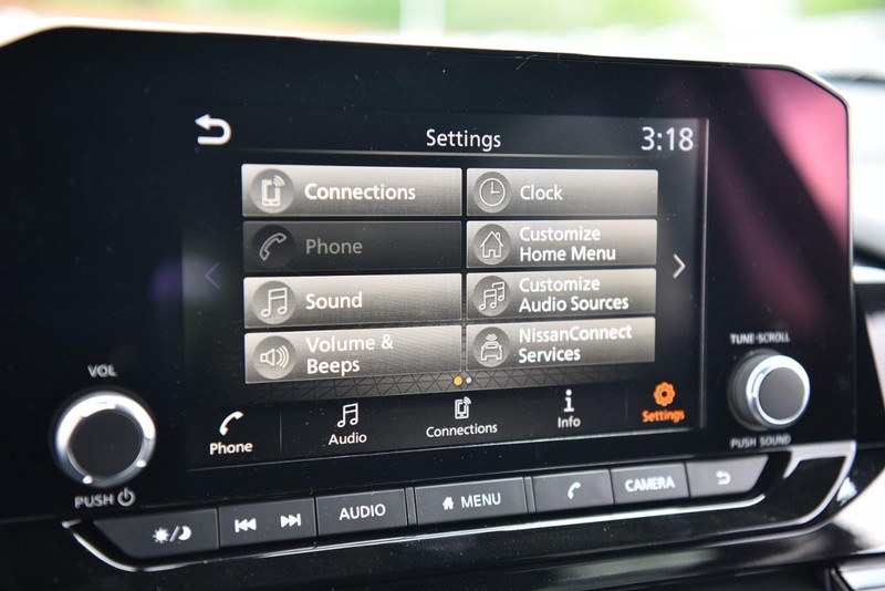 Nissan Pathfinder Vehicle Image 14