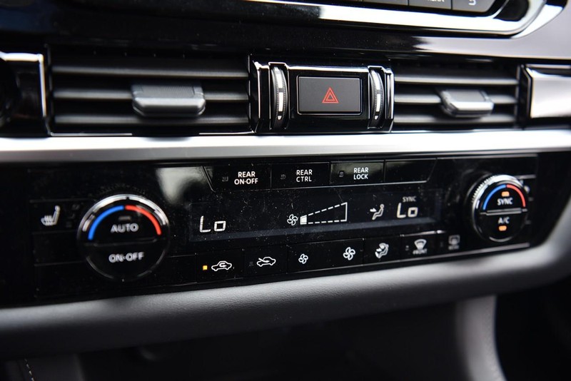 Nissan Pathfinder Vehicle Image 16