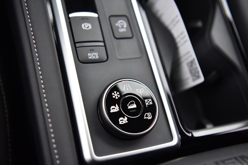 Nissan Pathfinder Vehicle Image 18