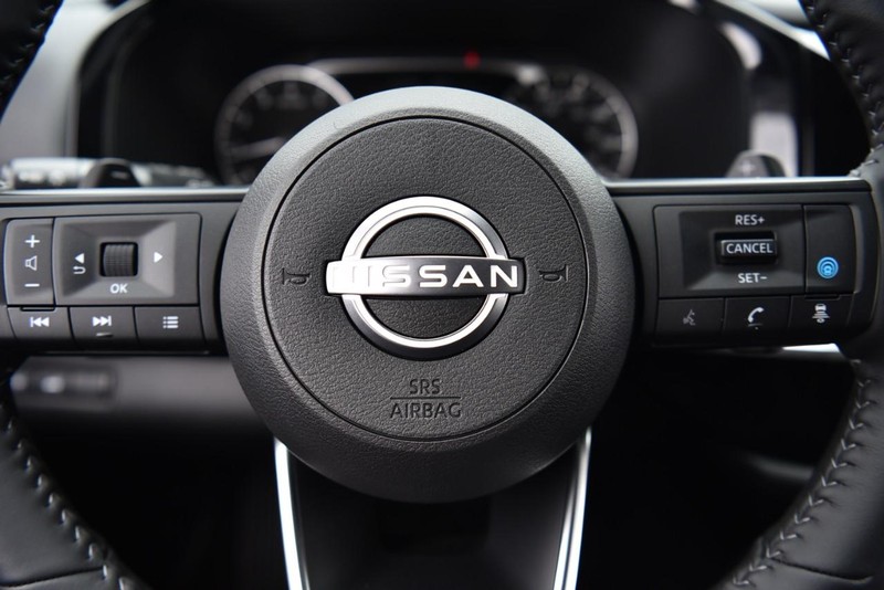 Nissan Pathfinder Vehicle Image 19