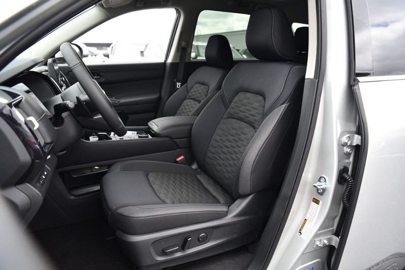 Nissan Pathfinder Vehicle Image 20